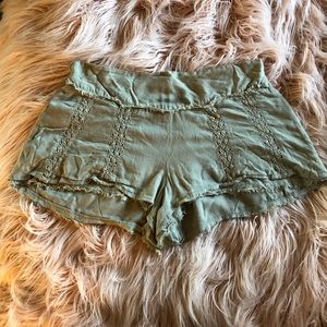 HIPPIE LAUNDRY FLOWY SHORTS